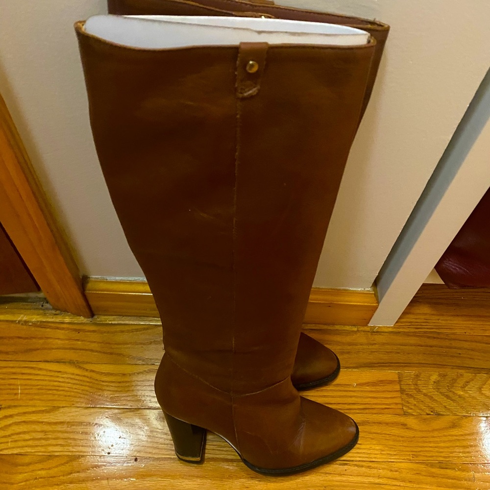 Kurt Geiger brown leather heeled boots. EU 39